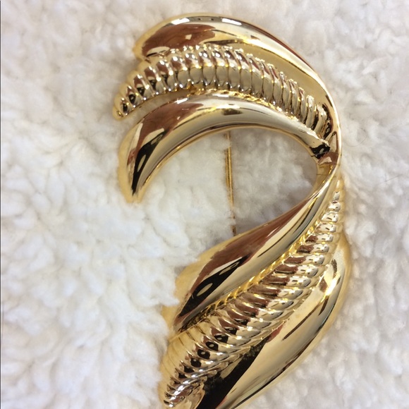 Vintage Napier Gold Tone Brooch and Bangle - Picture 2 of 6